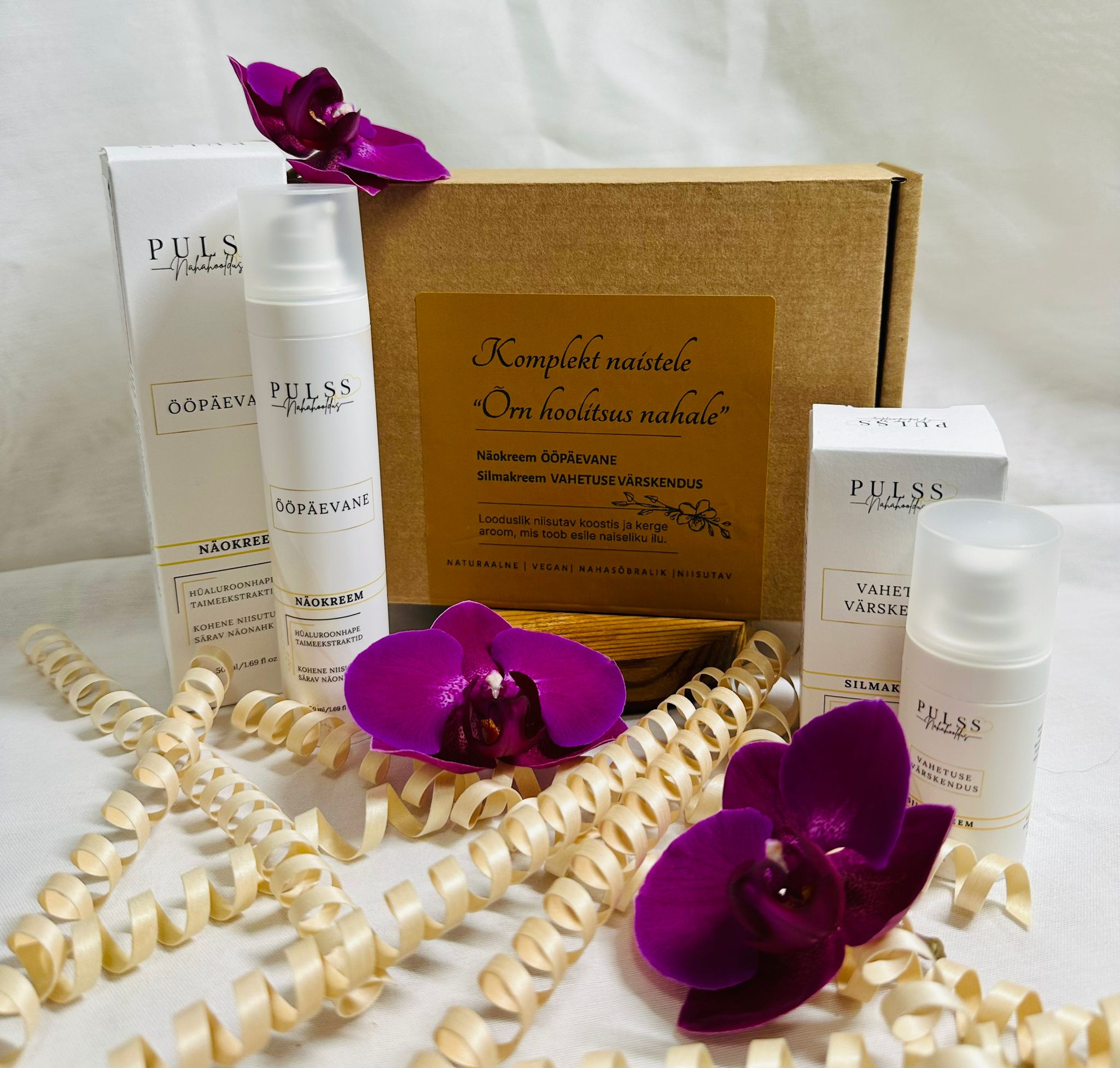 Komplekt naisele "Õrn hoolitsus nahale"